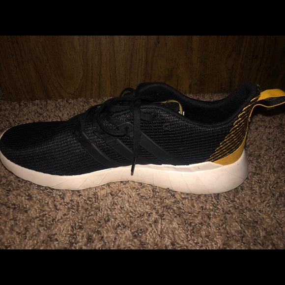 Adidas Questar Flow size 12 - Picture 2 of 5